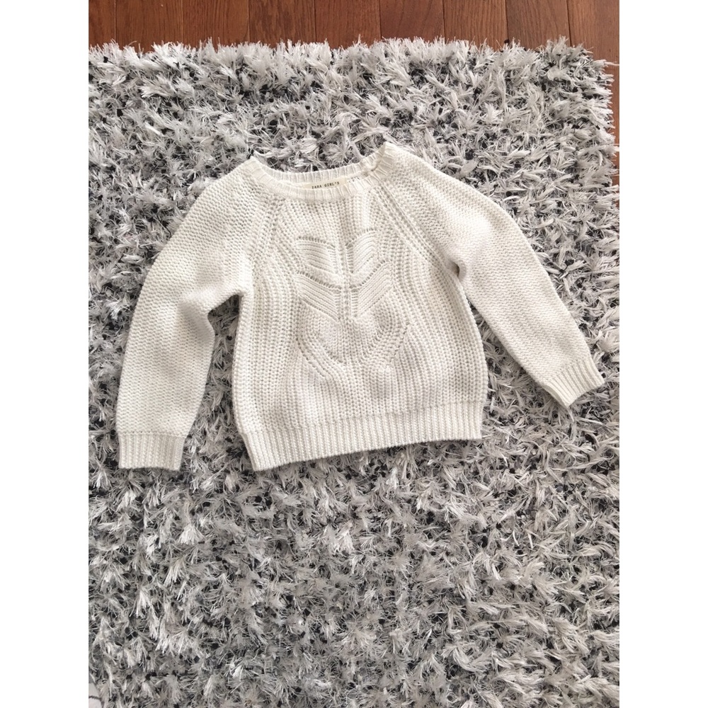 Cozy white zara sweater